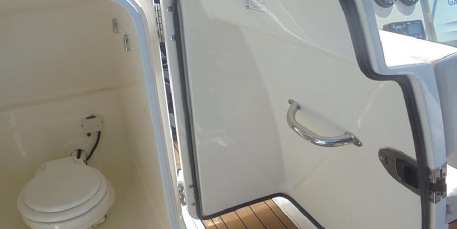 Boston Whaler 230 Vantage