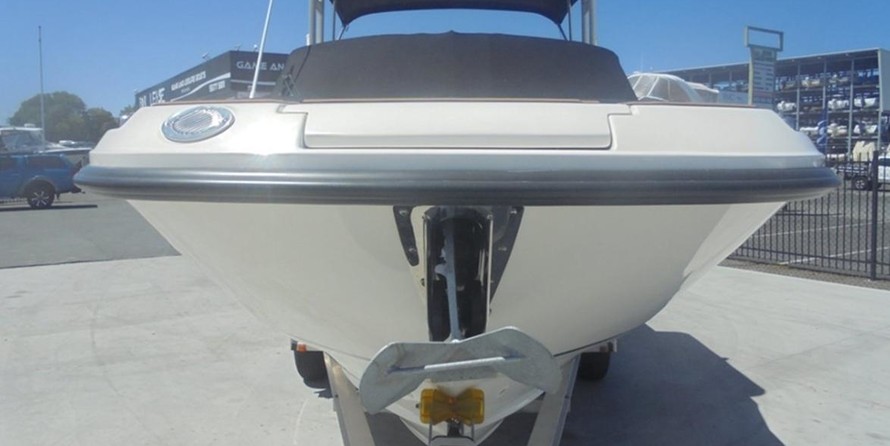 Boston Whaler 230 Vantage
