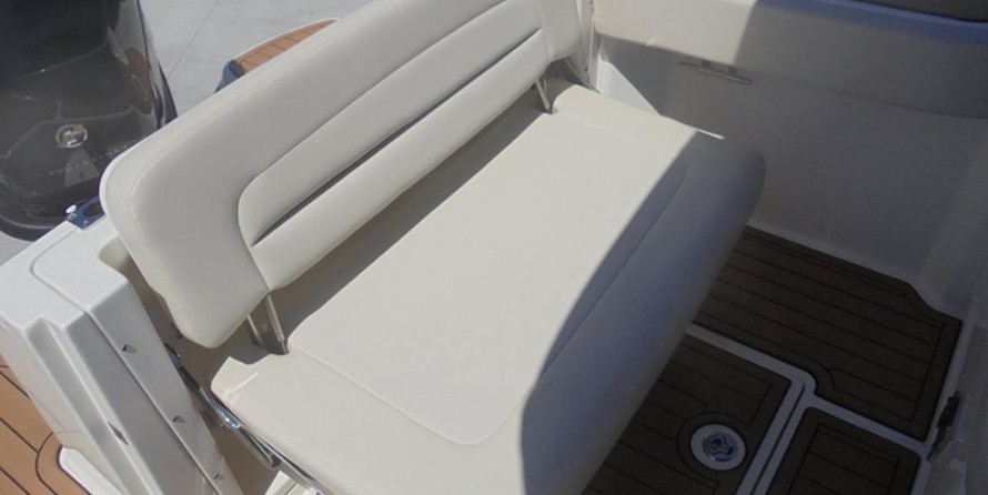 Boston Whaler 230 Vantage