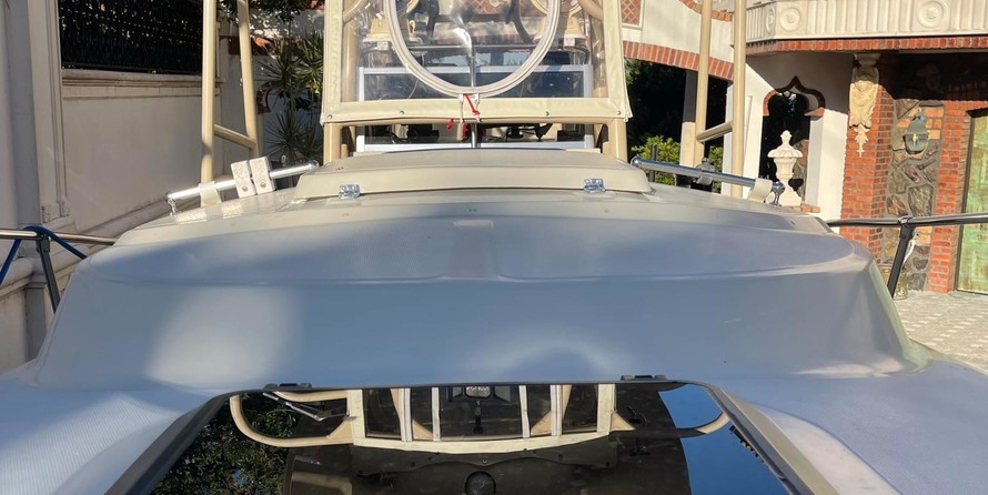 Boston Whaler 320 Outrage Cuddy Cabin