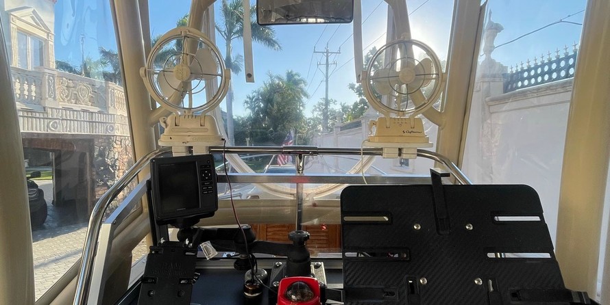 Boston Whaler 320 Outrage Cuddy Cabin