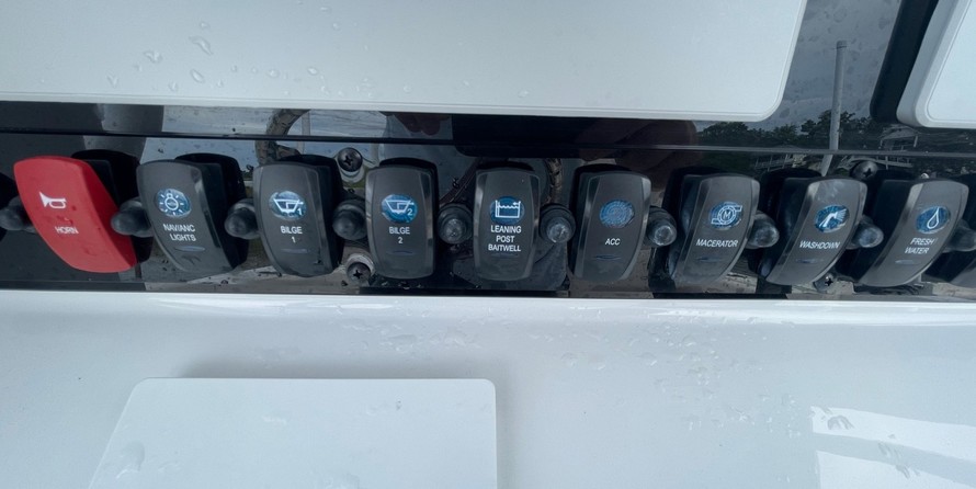 Sea Ray hunt ultra 211