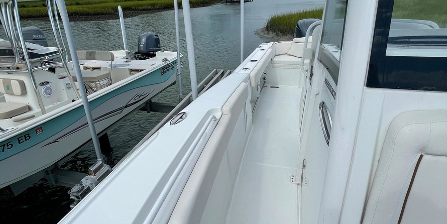 Sea Ray hunt ultra 211