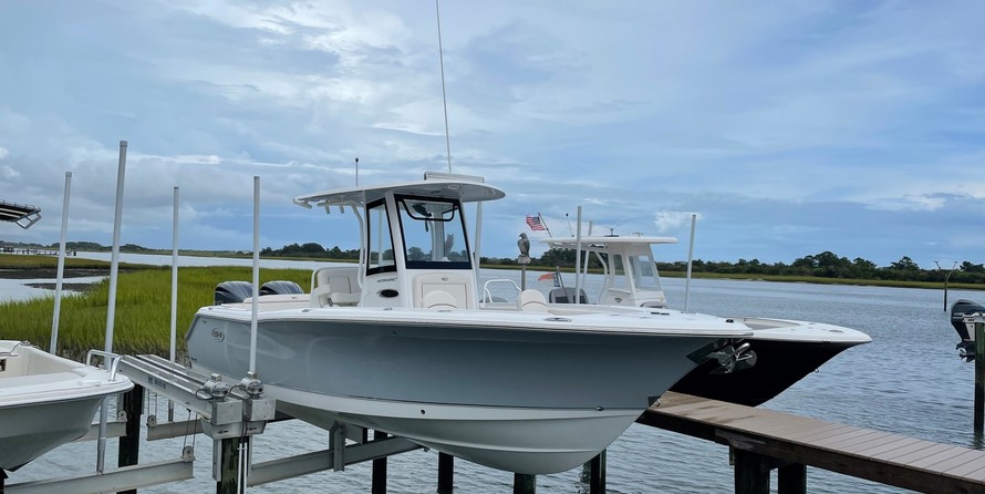 Sea Ray hunt ultra 211