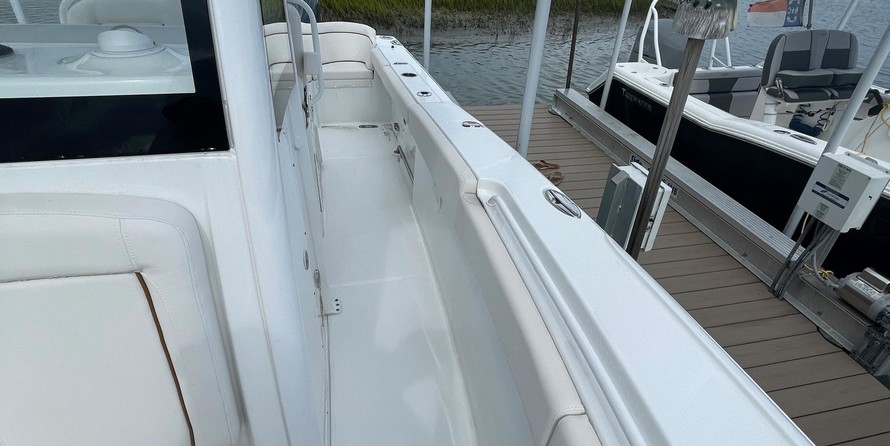 Sea Ray hunt ultra 211