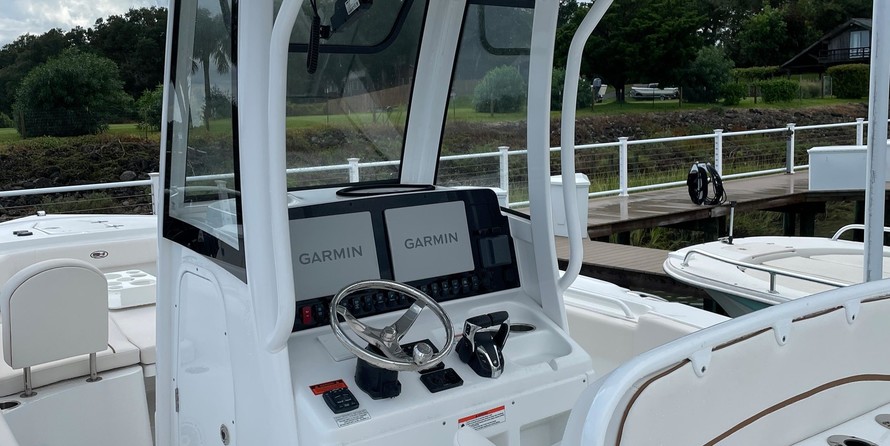 Sea Ray hunt ultra 211