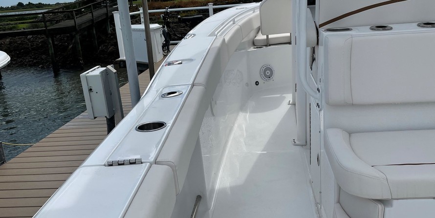 Sea Ray hunt ultra 211