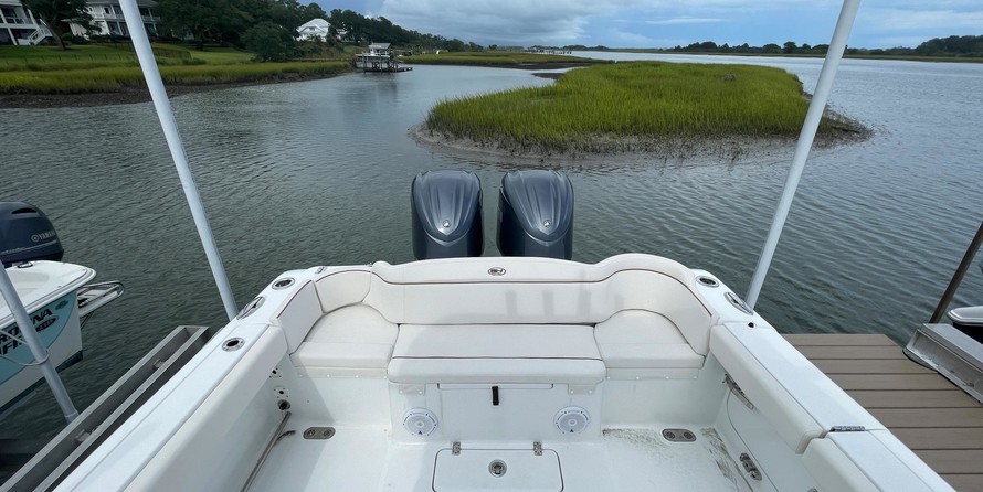 Sea Ray hunt ultra 211