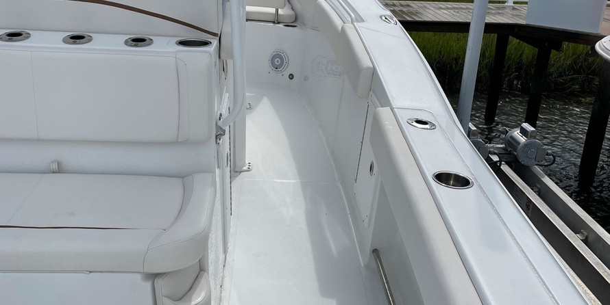 Sea Ray hunt ultra 211