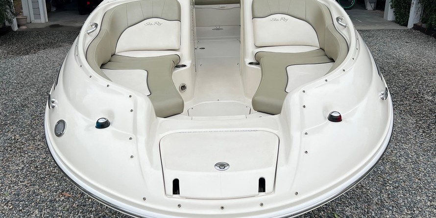 Sea Ray 240 Sundeck