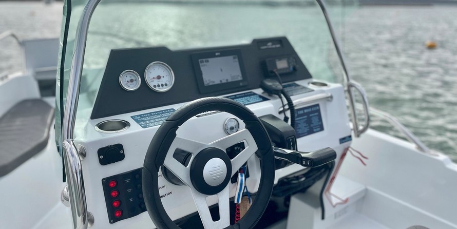 Quicksilver Activ 535 Open