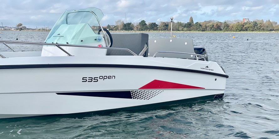 Quicksilver Activ 535 Open