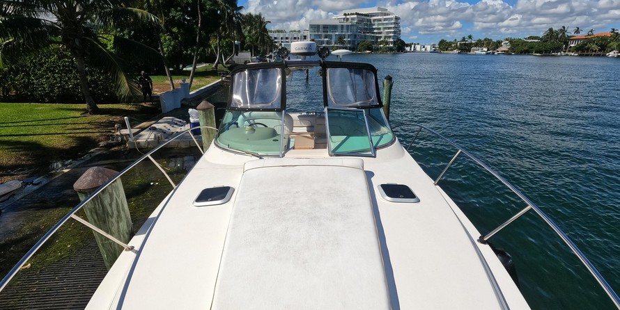 Rinker Fiesta Vee 310
