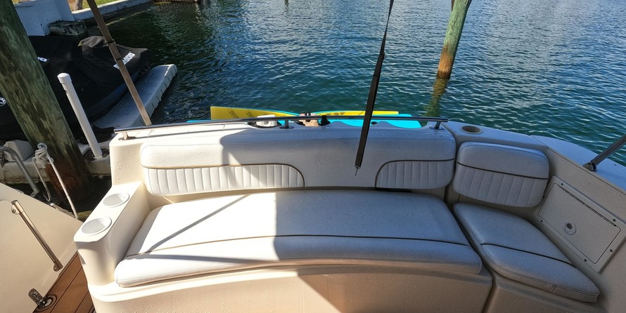 Rinker Fiesta Vee 310