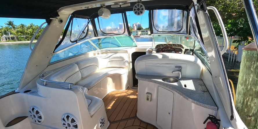 Rinker Fiesta Vee 310