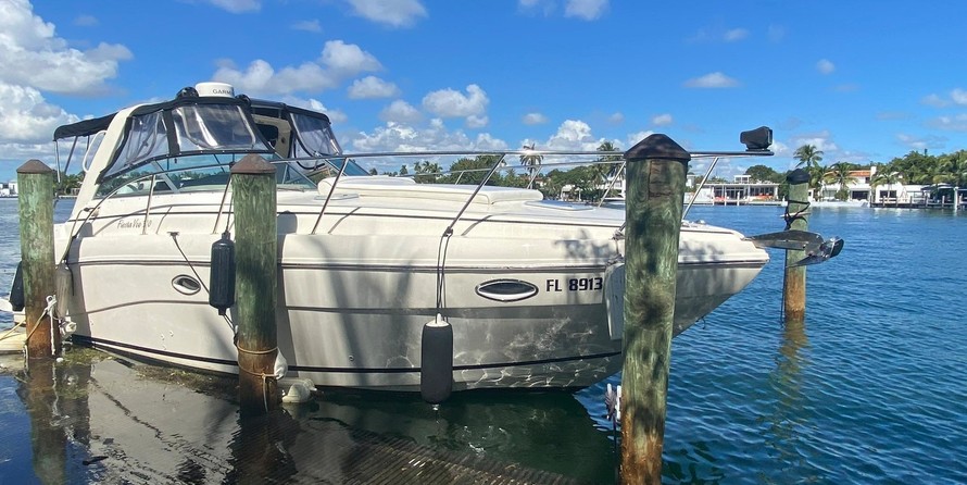 Rinker Fiesta Vee 310