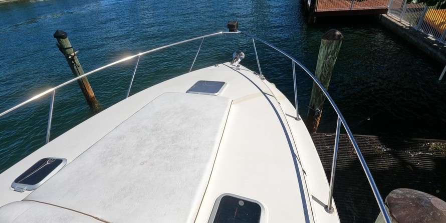 Rinker Fiesta Vee 310