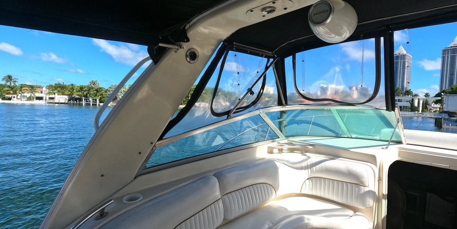 Rinker Fiesta Vee 310