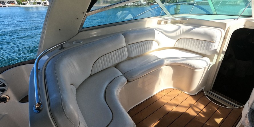 Rinker Fiesta Vee 310