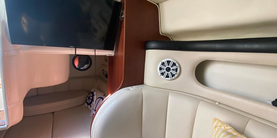 Rinker Fiesta Vee 310