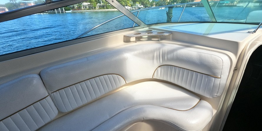 Rinker Fiesta Vee 310