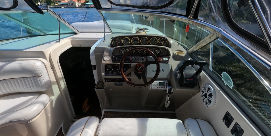 Rinker Fiesta Vee 310