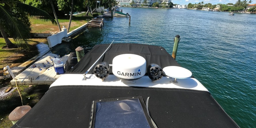 Rinker Fiesta Vee 310