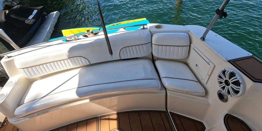 Rinker Fiesta Vee 310