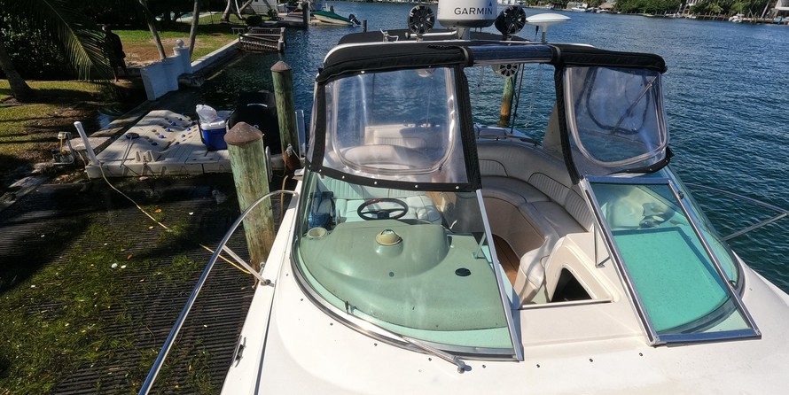 Rinker Fiesta Vee 310