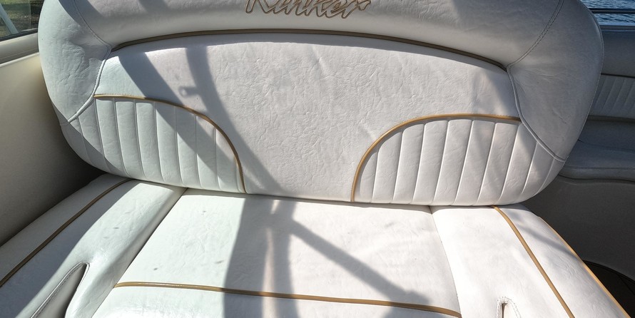 Rinker Fiesta Vee 310