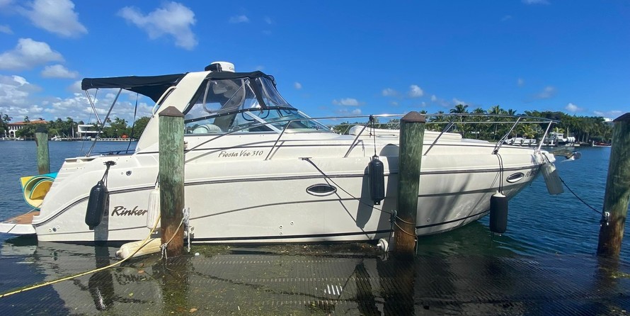 Rinker Fiesta Vee 310