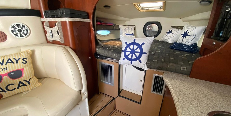 Rinker Fiesta Vee 310