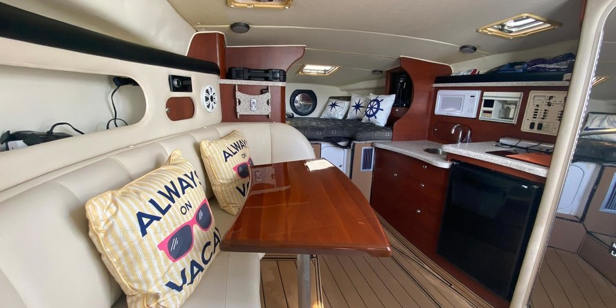 Rinker Fiesta Vee 310