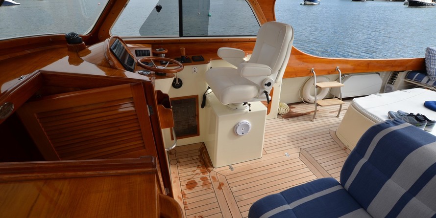 Hinckley Picnic Boat Classic