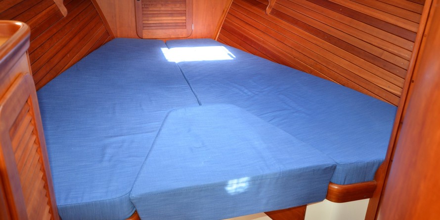 Hinckley Picnic Boat Classic