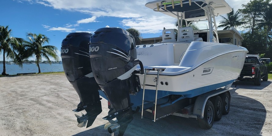 Boston Whaler 320 Outrage