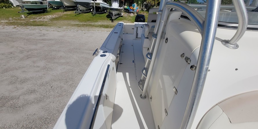 Boston Whaler 320 Outrage