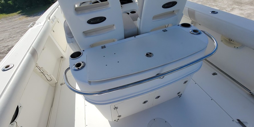 Boston Whaler 320 Outrage