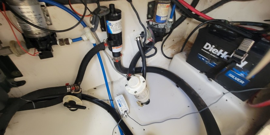 Boston Whaler 320 Outrage