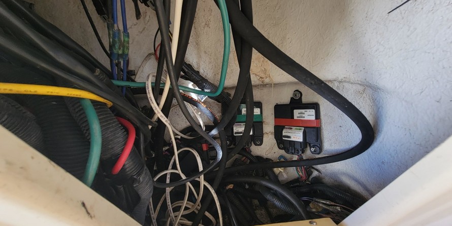 Boston Whaler 320 Outrage