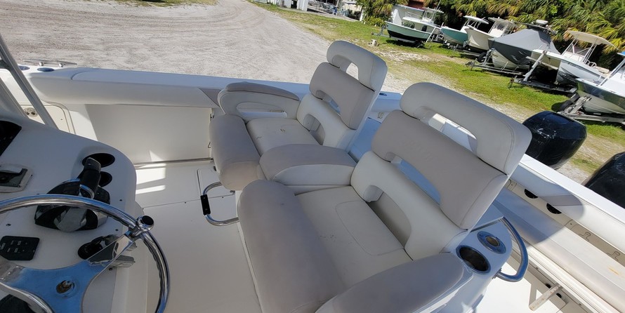 Boston Whaler 320 Outrage