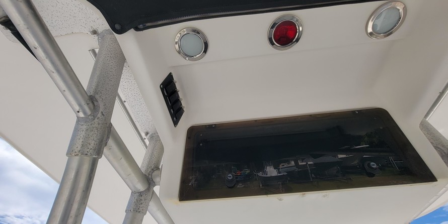 Boston Whaler 320 Outrage