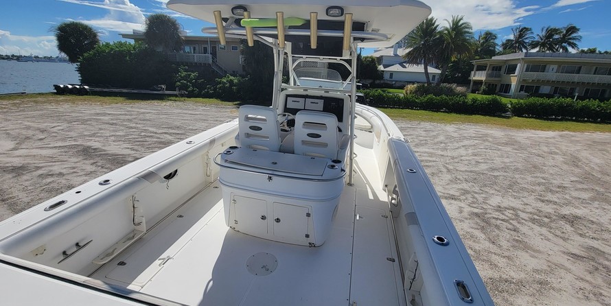 Boston Whaler 320 Outrage