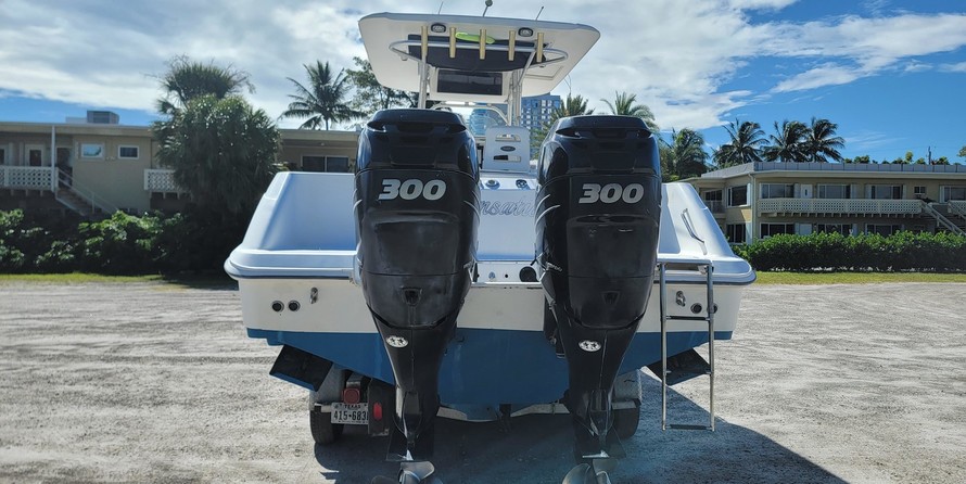 Boston Whaler 320 Outrage