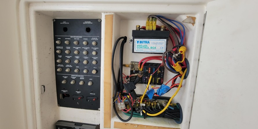 Boston Whaler 320 Outrage