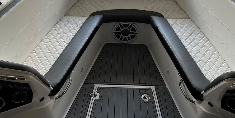 Nor-Tech 390 Sport Center Console