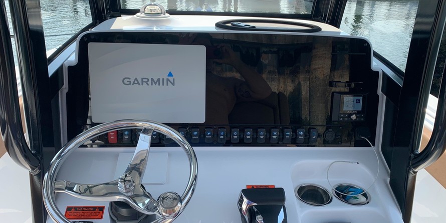 Sea Ray hunt ultra 211