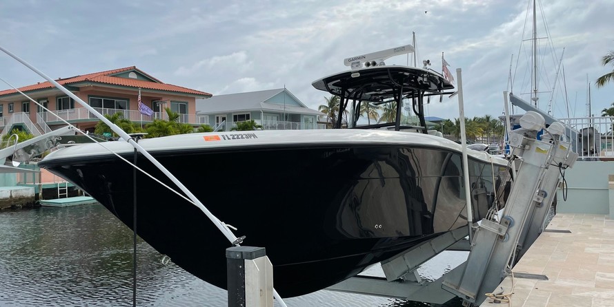 Hydra-Sports 34 Center Console
