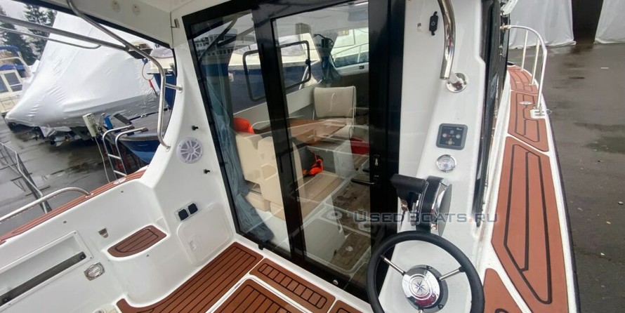 Velvette 23 Active Sedan