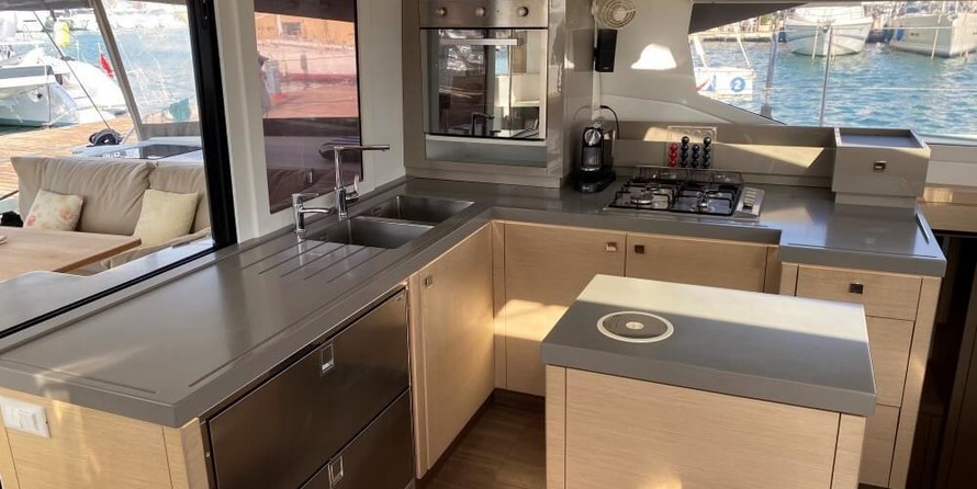 Fountaine Pajot Saona 47